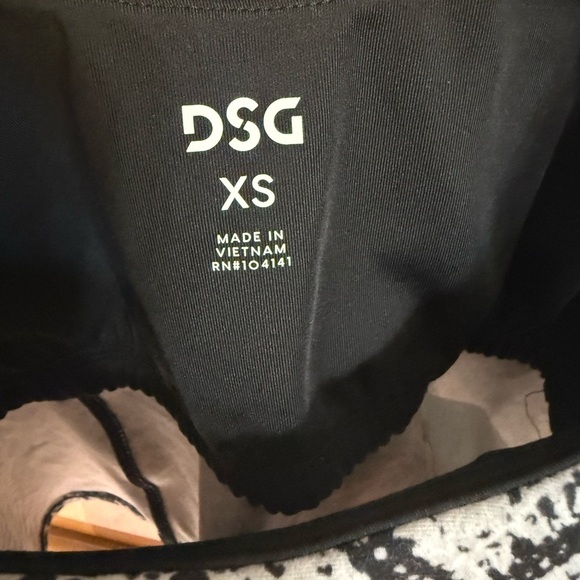 DSG Black and White Python Snake Print Tank Top With Built-In Bra - Picture 6 of 7